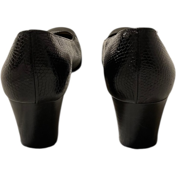 Salvatore Ferragamo Black Textured Heels - Picture 2 of 7